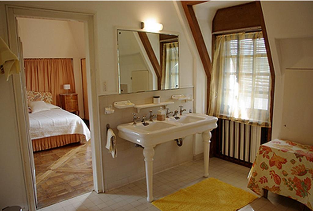 Bed and Breakfast Le Logis D'Arniere Saint Cyr-sous-Dourdan Номер фото